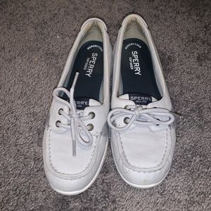 Grey sperrys